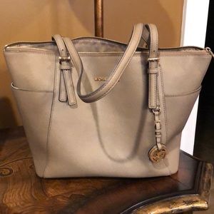 Michael Kors purse in great condition